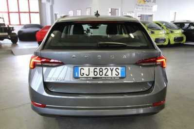 Skoda Octavia Station Wagon 2.0 TDI EVO SCR DSG Wagon Executive (6)