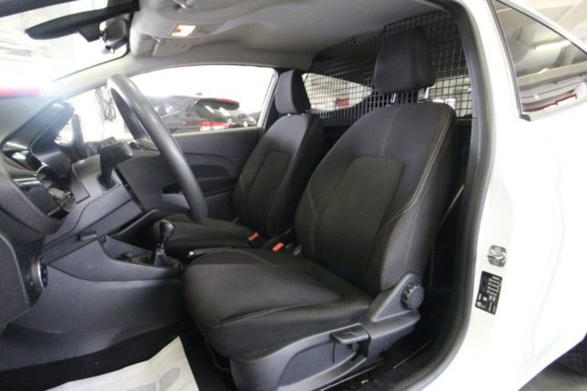 Ford Fiesta 1.0 MHEV 125 CV 3 porte  Trend (18)