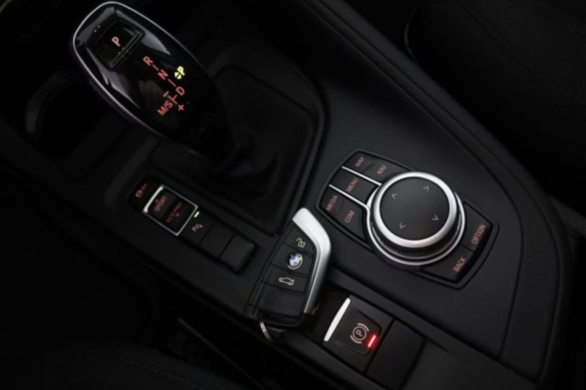 BMW X1 sDrive18d Business Advantage (13)