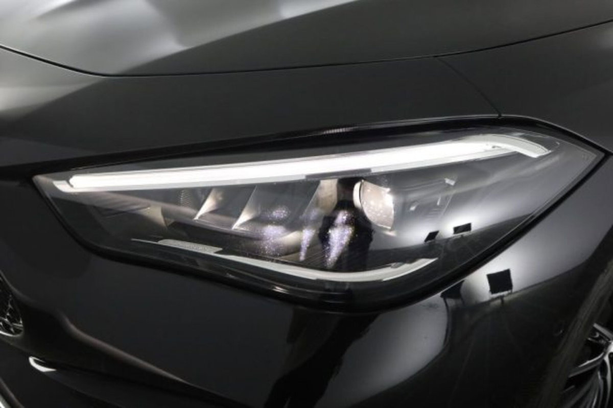 Mercedes-Benz CLE Cabrio 200 AMG Line Premium auto (9)