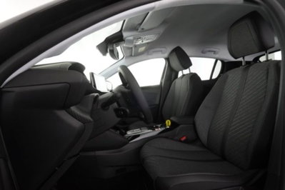 Peugeot 208 1.2 turbo Allure 100cv (10)