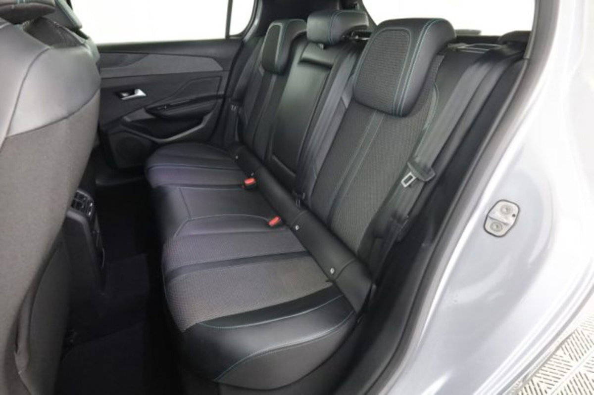 Peugeot 308 PureTech Turbo 130 S&S EAT8 Allure (3)