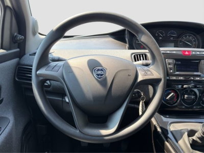 Lancia Ypsilon 1.0 FireFly 5 porte S&S Hybrid Silver Plus (13)