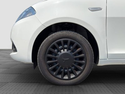 Lancia Ypsilon 1.0 FireFly 5 porte S&S Hybrid Silver Plus (16)