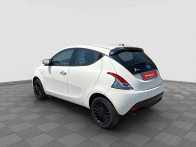 Lancia Ypsilon 1.0 FireFly 5 porte S&S Hybrid Silver Plus (3)