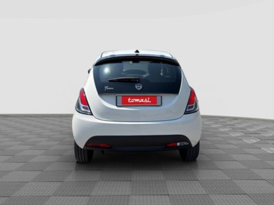 Lancia Ypsilon 1.0 FireFly 5 porte S&S Hybrid Silver Plus (4)
