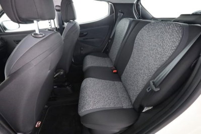 Lancia Ypsilon 1.0 FireFly 5 porte S&S Hybrid Ecochic Silver (3)