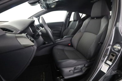 Toyota Toyota C-HR 2.0 Hybrid E-CVT Lounge (2)