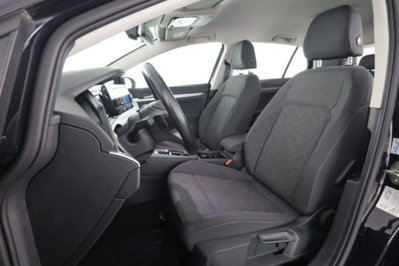 Volkswagen Golf Variant 1.0 eTSI EVO DSG Life (2)