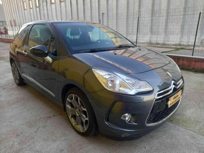 Ds DS 3 Coupé DS 3 1.4 HDi 70 So Chic (2)