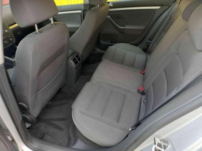 Volkswagen Golf 2.0 16V TDI 4mot. 5p. Sportline (16)