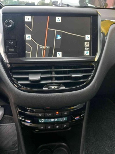Peugeot 208 VTi 82 CV 3 porte Allure (13)