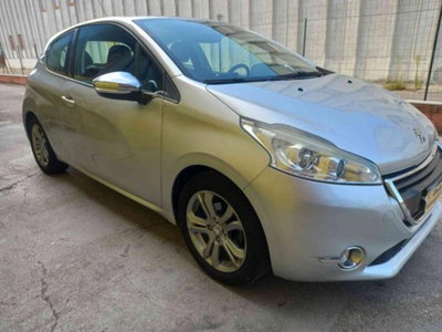 Peugeot 208 VTi 82 CV 3 porte Allure (7)