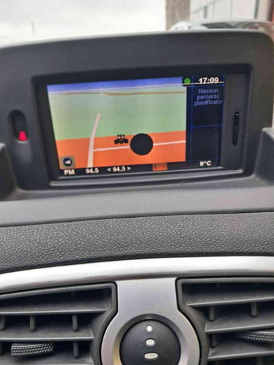 Renault Clio 1.2 16V 5 porte Luxe (14)