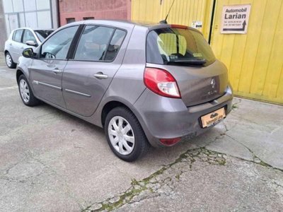 Renault Clio 1.2 16V 5 porte Luxe (2)