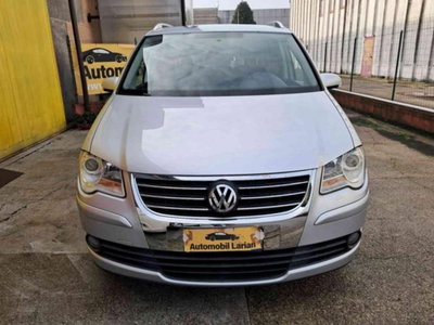 Volkswagen Touran 16V TDI Highline (4)