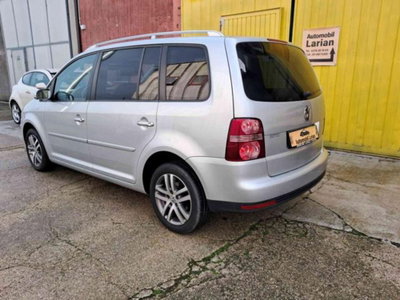 Volkswagen Touran 16V TDI Highline (6)