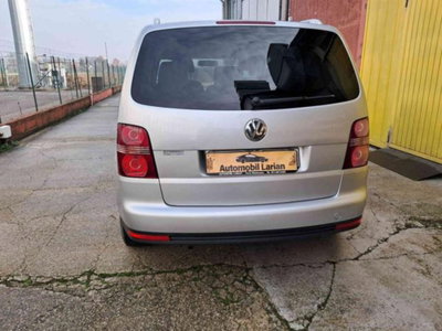 Volkswagen Touran 16V TDI Highline (9)