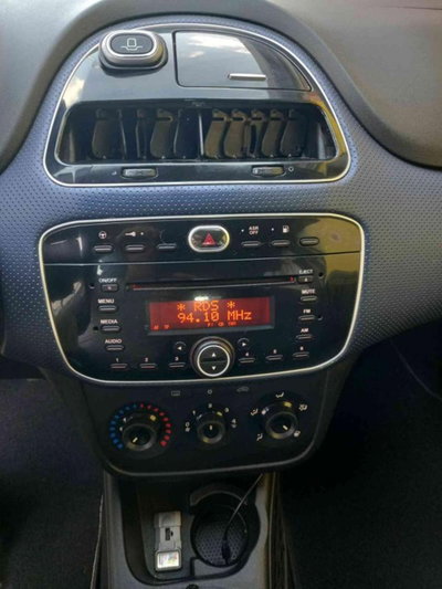 Fiat Punto Evo 1.4 5 porte Emotion Natural Power (14)