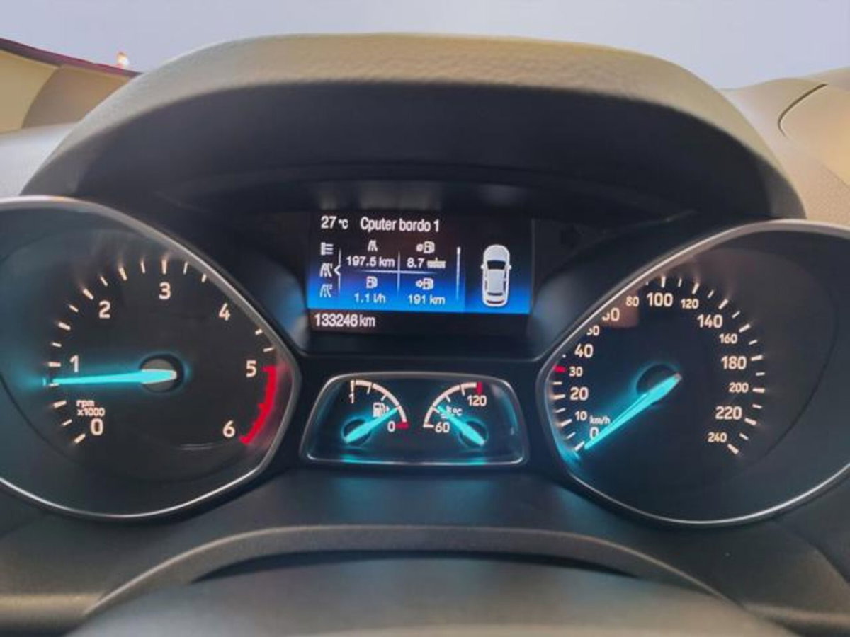 Ford Kuga 1.5 TDCI 120 CV S&S 2WD Plus (13)