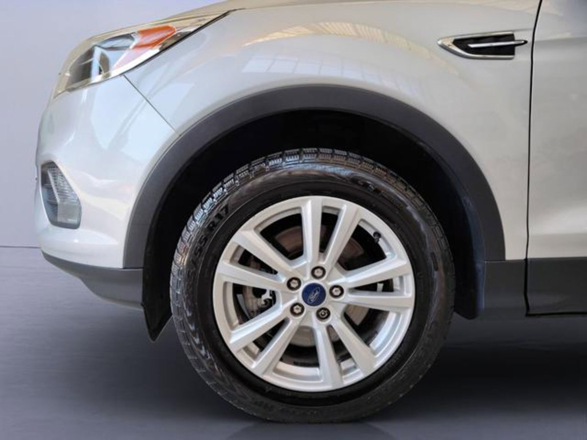 Ford Kuga 1.5 TDCI 120 CV S&S 2WD Plus (19)