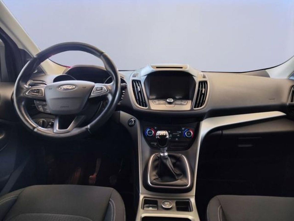 Ford Kuga 1.5 TDCI 120 CV S&S 2WD Plus (9)