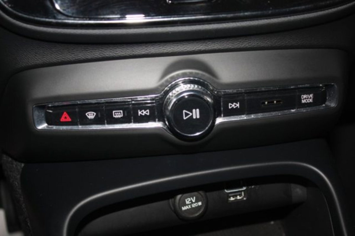 Volvo XC40 T5 Recharge Plug-in Hybrid Inscription Expression (13)