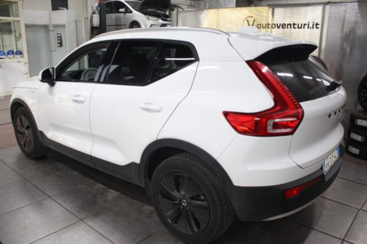 Volvo XC40 T5 Recharge Plug-in Hybrid Inscription Expression (4)