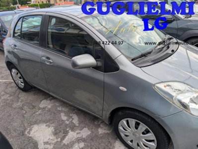 Toyota Yaris 1.3 5 porte Sol (10)