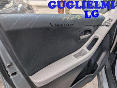 Toyota Yaris 1.3 5 porte Sol (11)