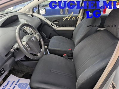Toyota Yaris 1.3 5 porte Sol (12)