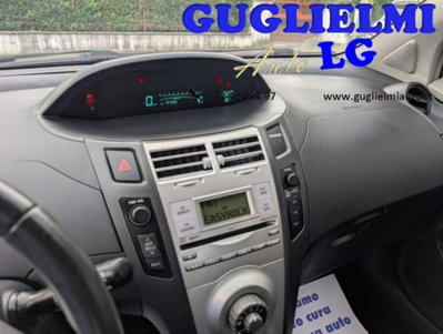 Toyota Yaris 1.3 5 porte Sol (15)