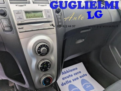 Toyota Yaris 1.3 5 porte Sol (17)
