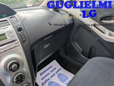 Toyota Yaris 1.3 5 porte Sol (18)