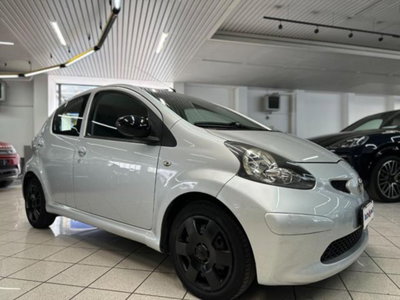 Toyota Aygo 1.0 12V VVT-i 5 porte usata