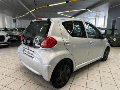 Toyota Aygo 1.0 12V VVT-i 5 porte (3)