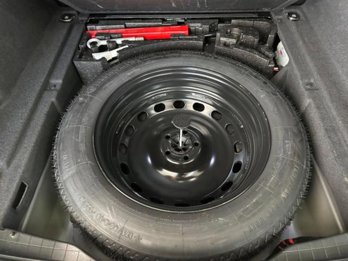 Jaguar F-Pace 2.0 D 180 CV AWD Pure (16)