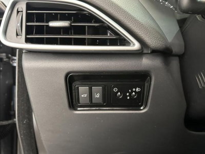 Jaguar F-Pace 2.0 D 180 CV AWD Pure (18)