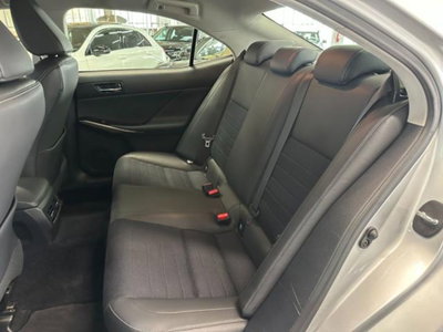 Lexus IS Hybrid Executive (11)