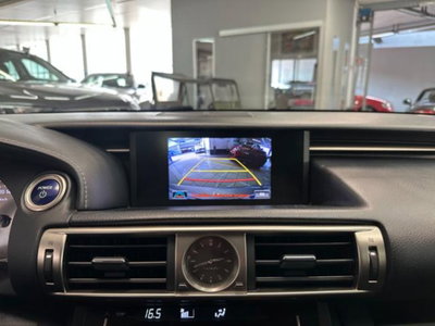 Lexus IS Hybrid Executive (13)