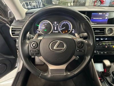 Lexus IS Hybrid Executive (17)