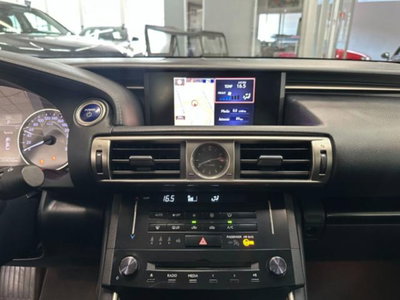 Lexus IS Hybrid Executive (19)