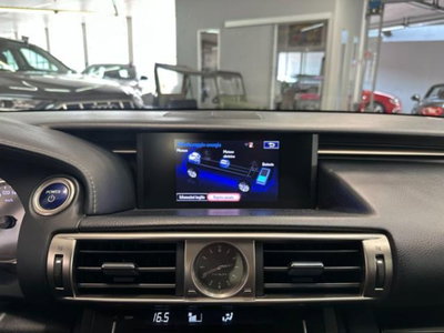 Lexus IS Hybrid Executive (20)