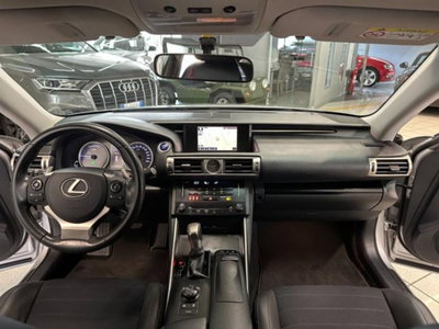 Lexus IS Hybrid Executive (8)