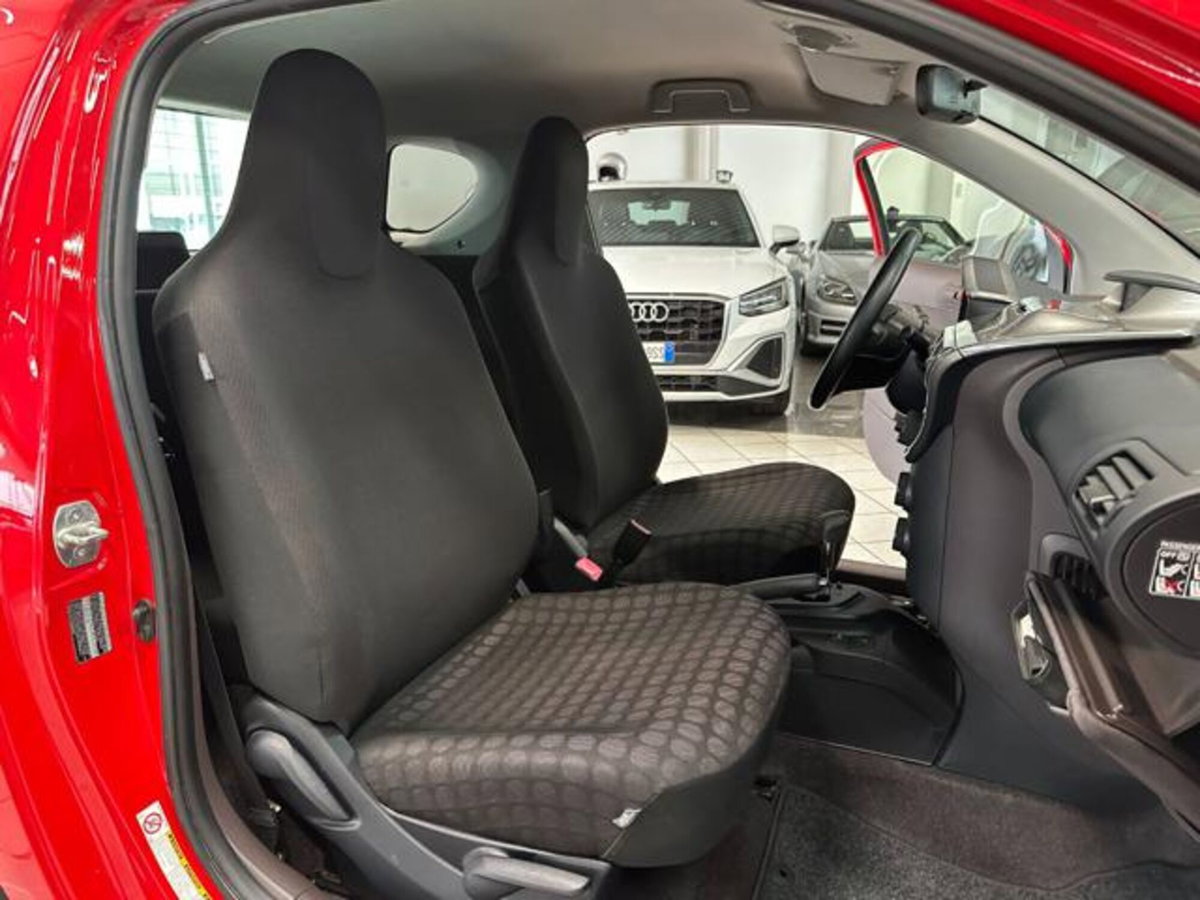 Toyota iQ 1.0 Multidrive (11)