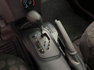 Toyota iQ 1.0 Multidrive (19)