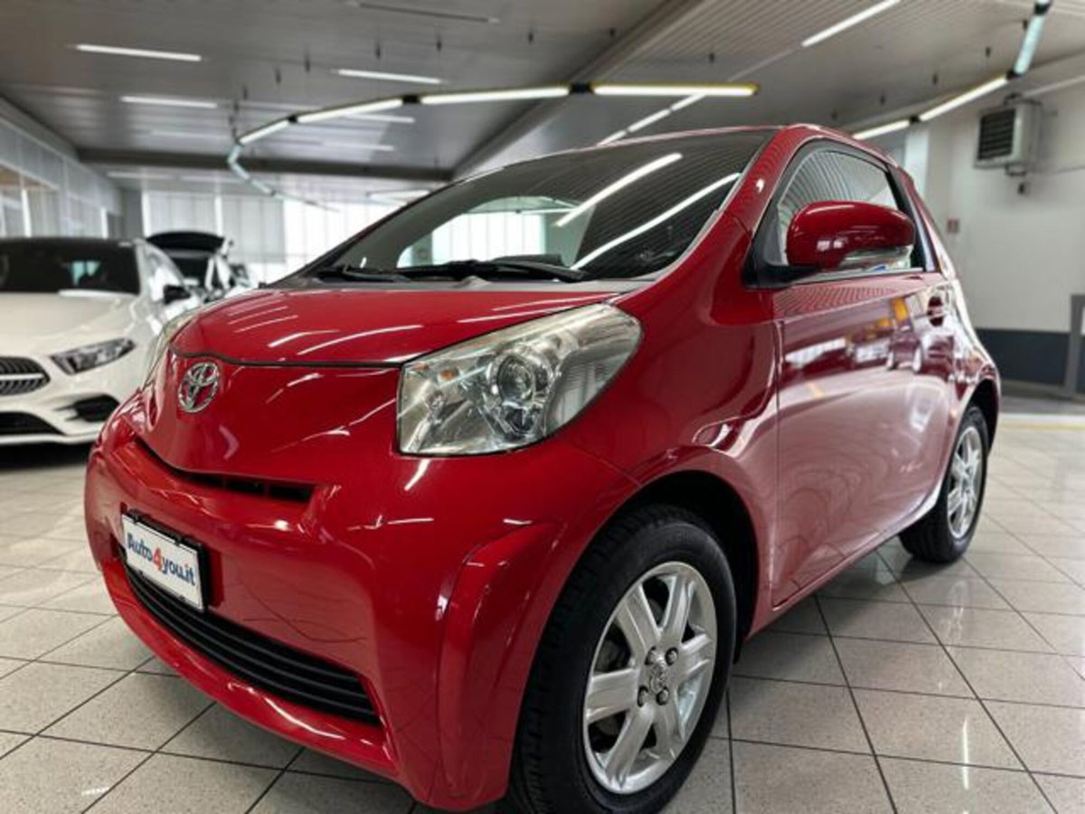 Toyota iQ 1.0 Multidrive (2)