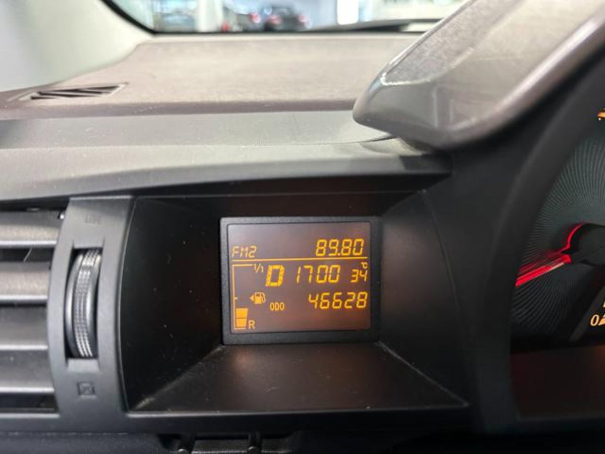 Toyota iQ 1.0 Multidrive (8)