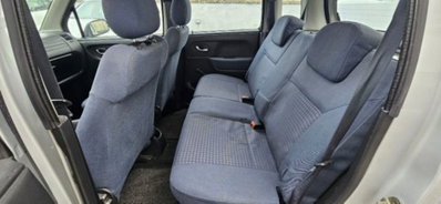 Opel Agila 1.2 16V Club (8)