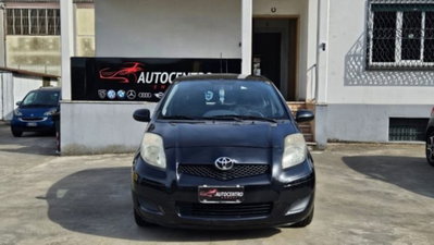 Toyota Yaris 1.0 5 porte Sol (2)